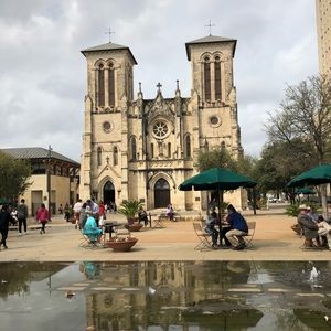 Meet your Posher, Julieth